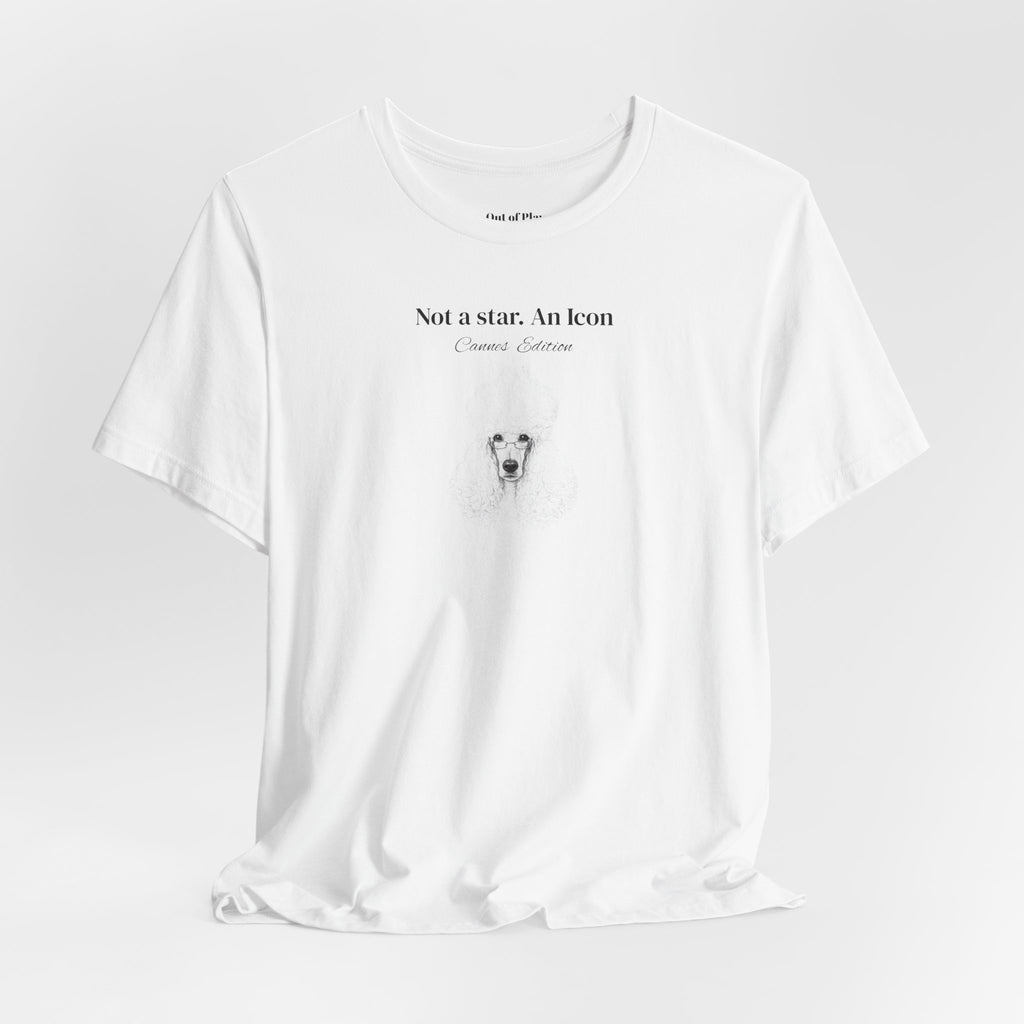 T-shirt minimaliste inspiré de l’esprit de la Côte d’Azur pendant le Festival de Cannes. Out of Play Cannes