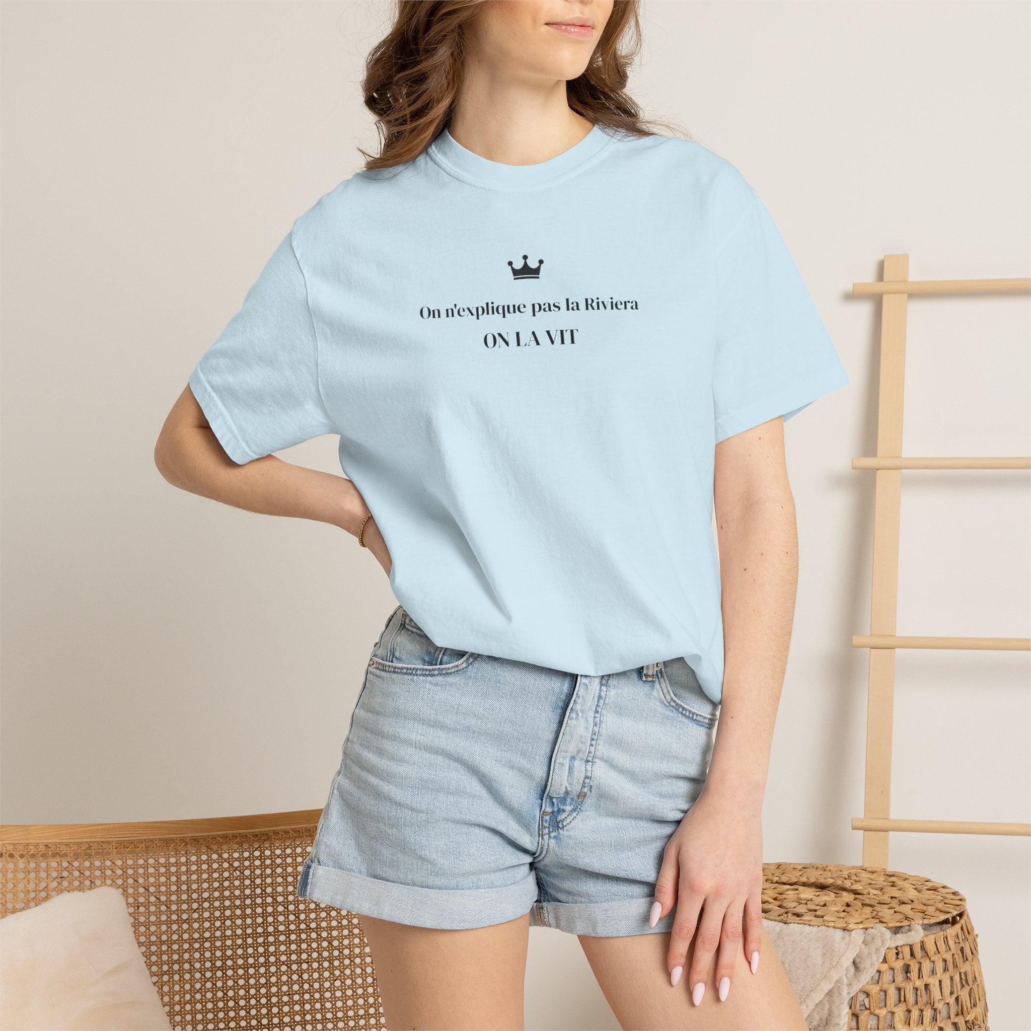 T-shirt Riviera Minimaliste – “On n’explique pas la Riviera, on la vit” | Cannes Edition | Out of Play
